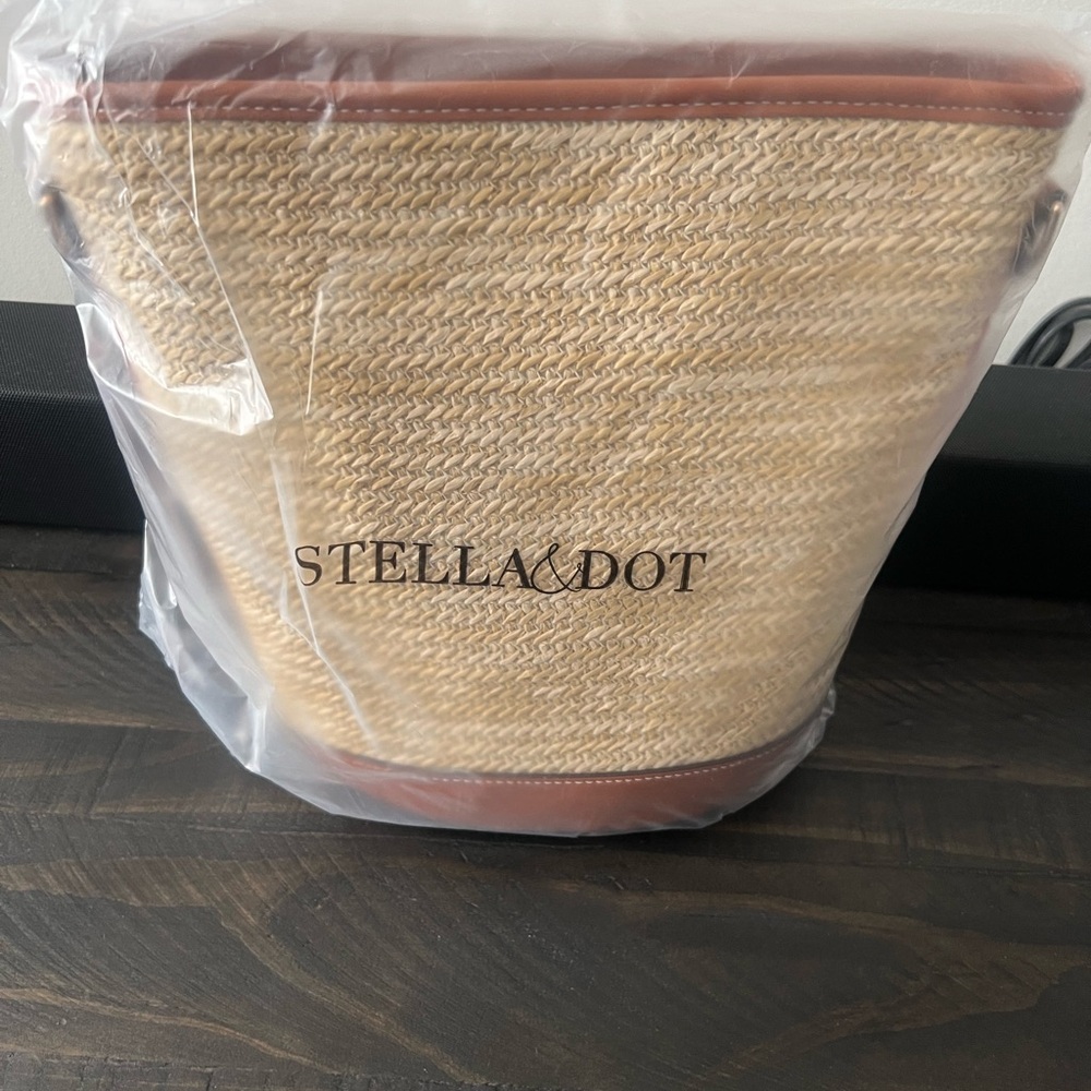 Stella & Dot Woven Bucket Bag